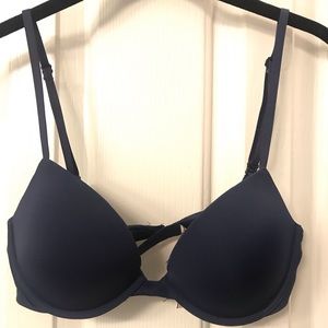 Victoria’s Secret Padded Plunge Bra 32D